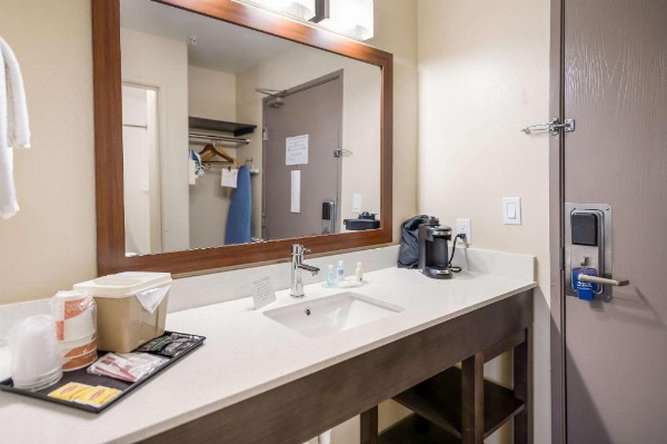 Comfort Inn image 21